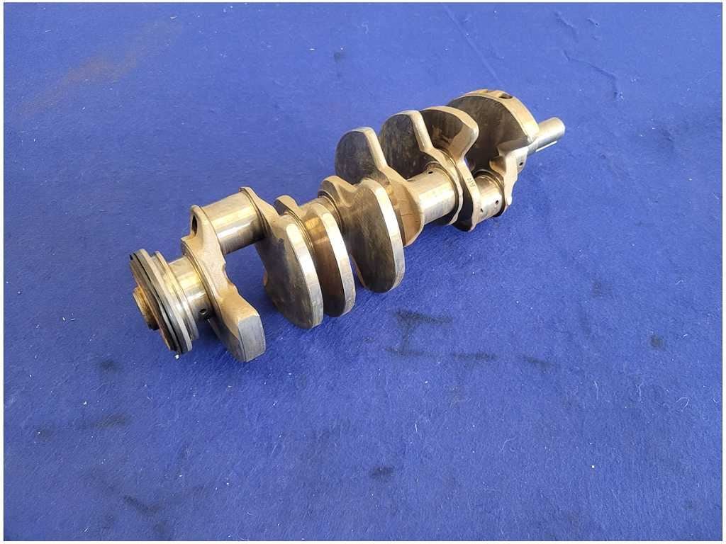 1996 - 2004 Ford Mustang Cobra 4.6L 32V 8 Bolt Crankshaft F6TECE Forged - The Parts Farm
