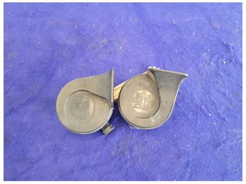 1997 - 2004 Chevrolet Corvette FRC Z06 C5 Horn Emergency Sound Dual Set 2082 - The Parts Farm