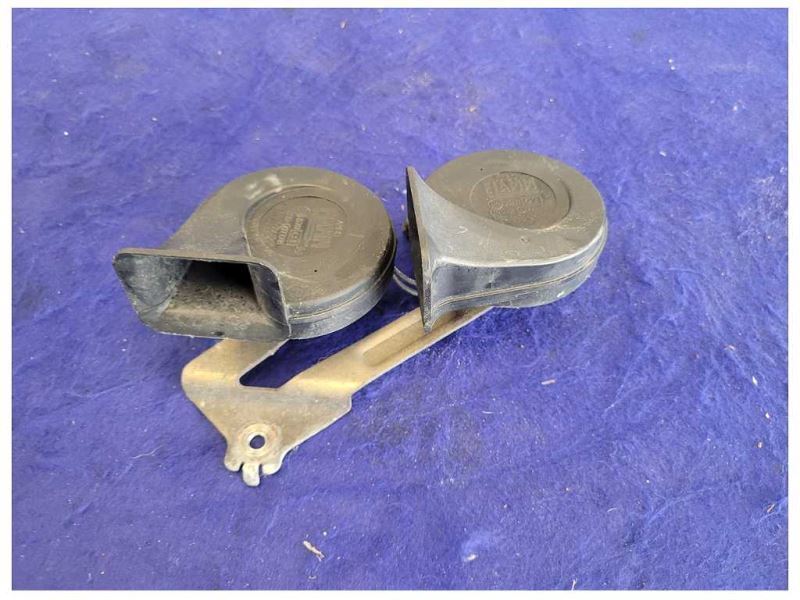 1997 - 2004 Chevrolet Corvette FRC Z06 C5 Horn Emergency Sound Dual Set 2082 - The Parts Farm