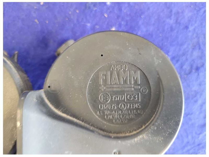 1997 - 2004 Chevrolet Corvette FRC Z06 C5 Horn Emergency Sound Dual Set 2082 - The Parts Farm