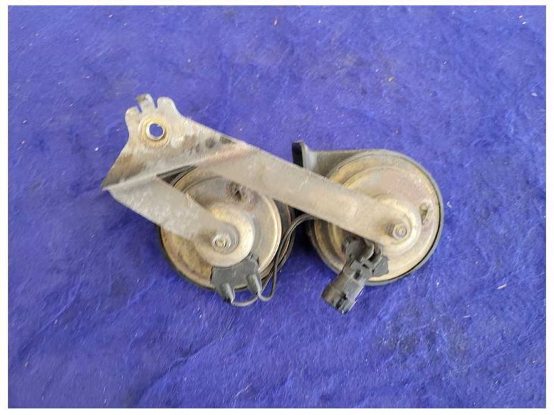 1997 - 2004 Chevrolet Corvette FRC Z06 C5 Horn Emergency Sound Dual Set 2082 - The Parts Farm