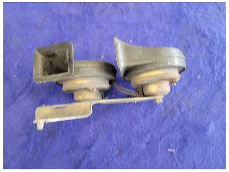 1997 - 2004 Chevrolet Corvette FRC Z06 C5 Horn Emergency Sound Dual Set 2082 - The Parts Farm