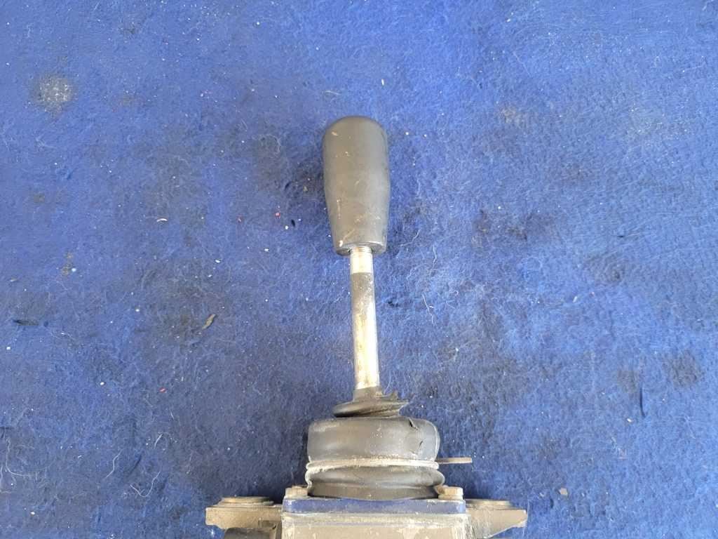 1997 - 2004 Chevrolet Corvette Shifter Manual Transmission M/T 6 Speed 2846 - The Parts Farm