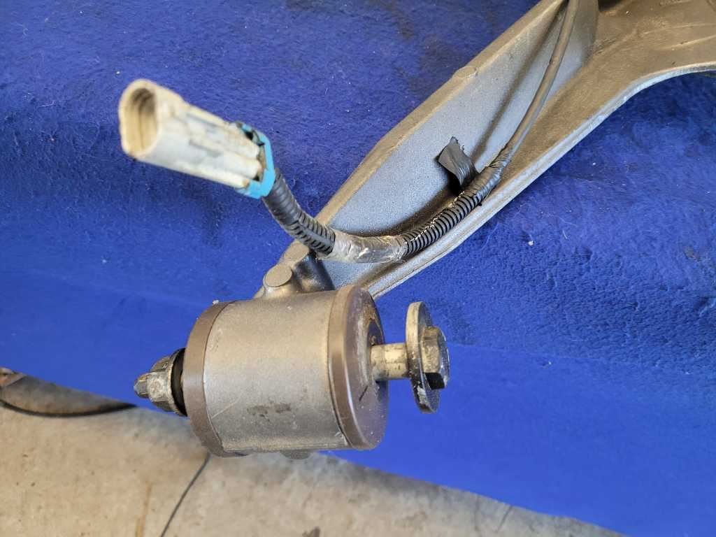 1997 - 2004 Chevy Corvette Z06 C5 Pair Front Knee Knuckle Arm Suspension 2846 - The Parts Farm