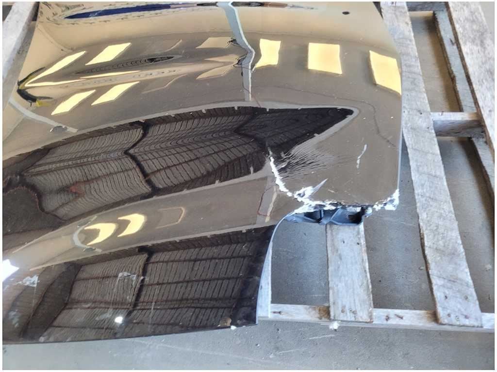 19972004 Chevrolet Corvette C5 FRC Z06 Front Hood Shell *Cracked* Black 2814 - The Parts Farm