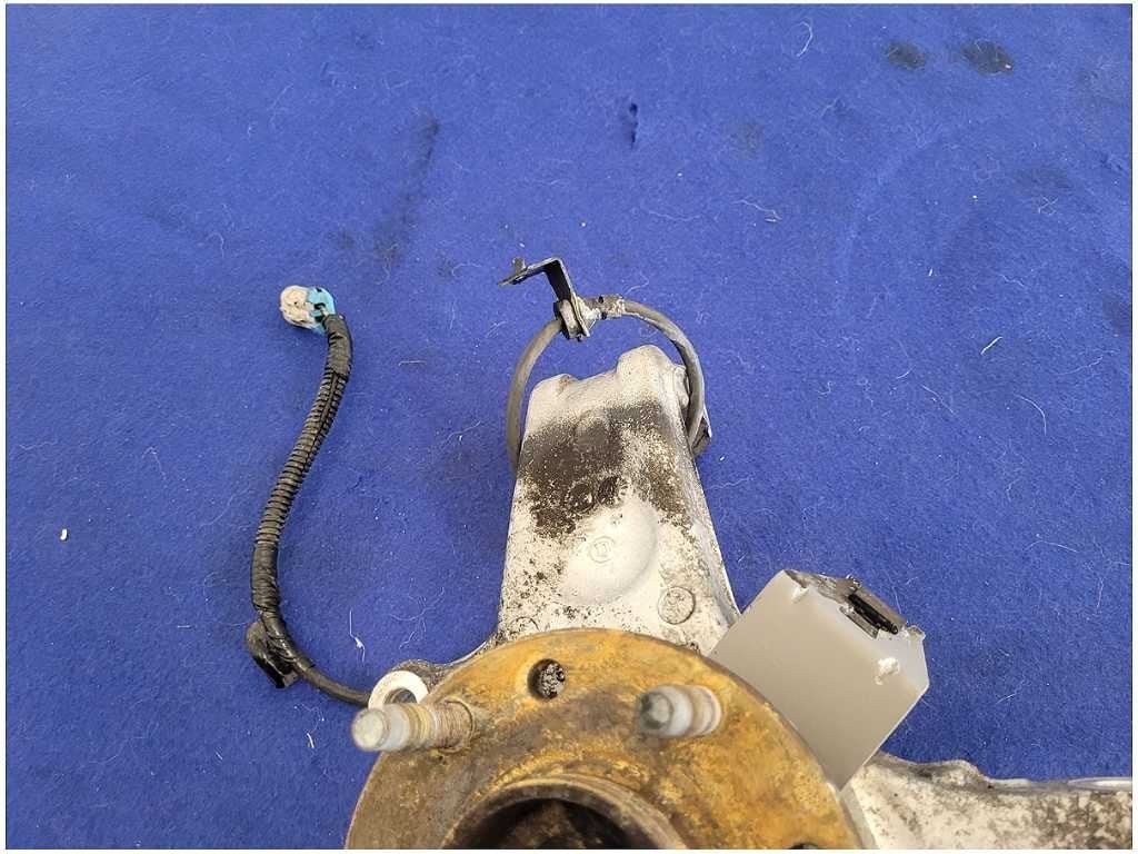 19972004 Chevrolet Corvette Z06 FRC C5 Driver Front Spindle Knuckle 2814 - The Parts Farm