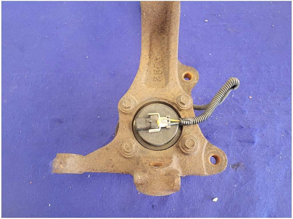 1998 - 2002 Pontiac Trans Am Firebird 5.7L Passenger Front Spindle Knuckle 2679 - The Parts Farm