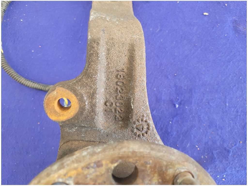 1998 - 2002 Pontiac Trans Am Firebird 5.7L Passenger Front Spindle Knuckle 2679 - The Parts Farm