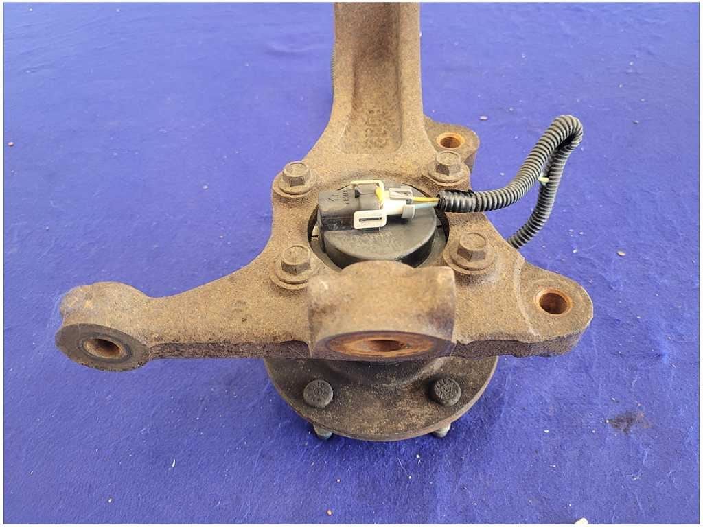 1998 - 2002 Pontiac Trans Am Firebird 5.7L Passenger Front Spindle Knuckle 2679 - The Parts Farm