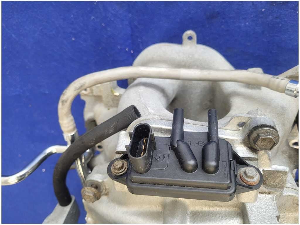 1999 - 2001 Ford Mustang Cobra SVT 4.6L Intake Manifold Rails Injectors - The Parts Farm