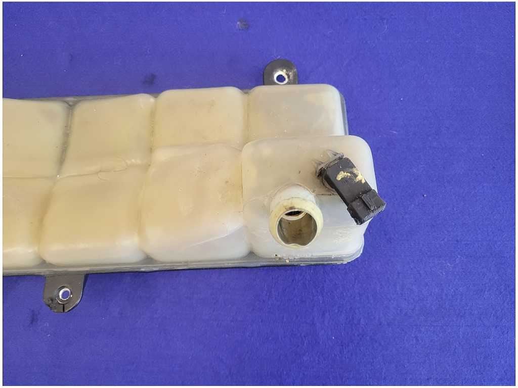 1999 - 2004 Ford Mustang GT 4.6L Coolant Overflow Reservoir Bottle 2675 - The Parts Farm