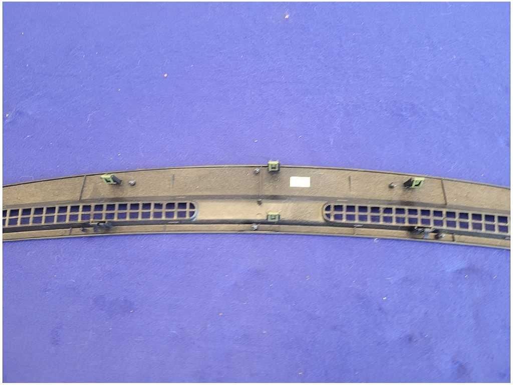 1999 - 2004 Ford Mustang GT 4.6L Coupe Front Upper Dash Vent Trim 2675 - The Parts Farm