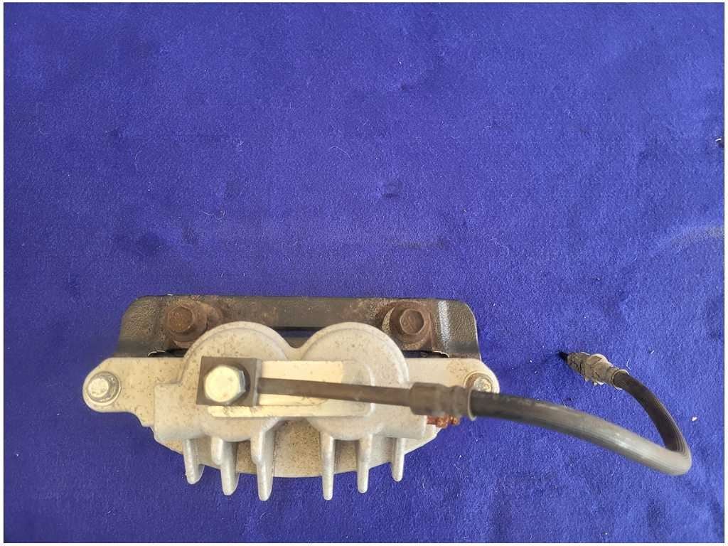 1999 - 2004 Ford Mustang GT 4.6L Driver Left Front Brake Caliper 2 Piston 2675 - The Parts Farm