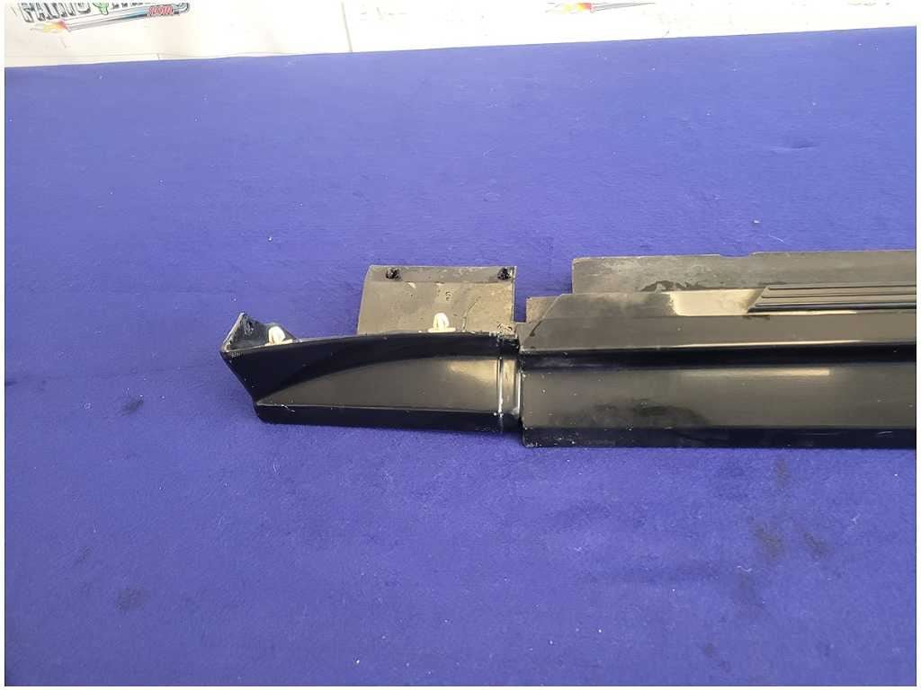 1999 - 2004 Ford Mustang GT 4.6L Driver Lower Rocker Molding Panel Paint UA 2675 - The Parts Farm