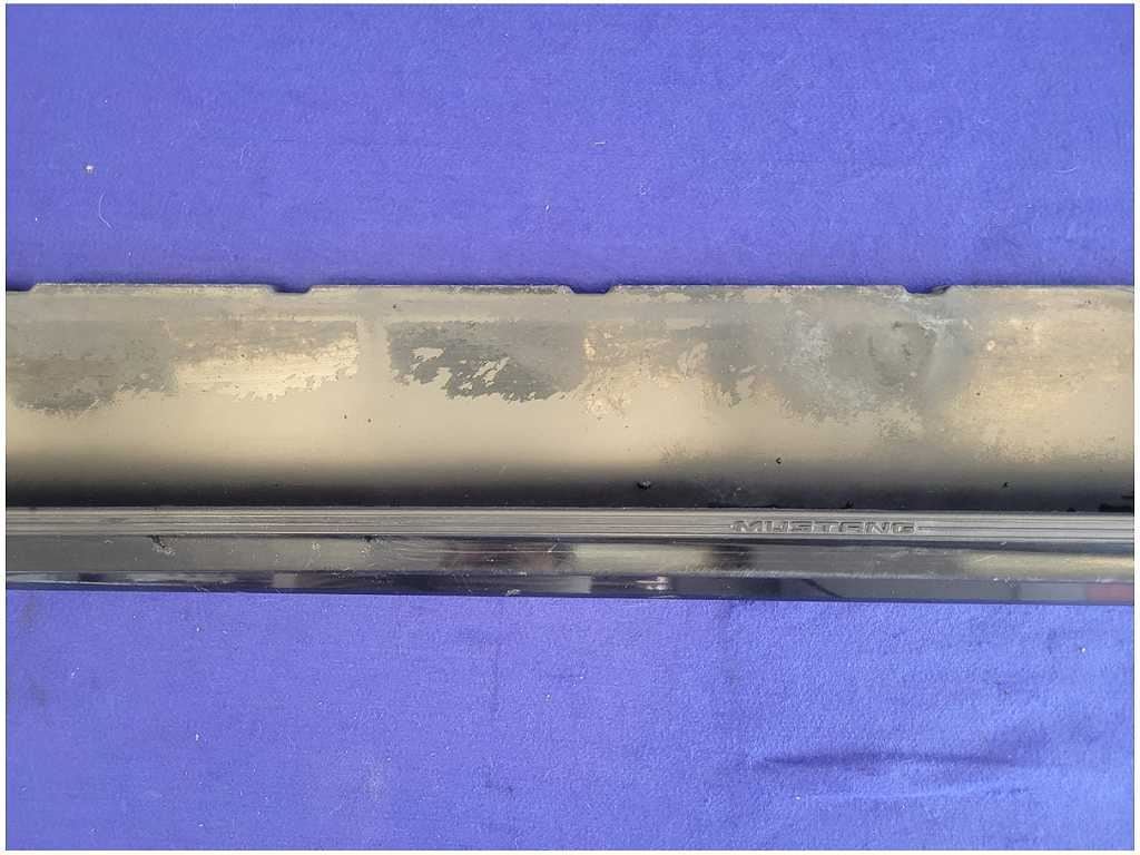 1999 - 2004 Ford Mustang GT 4.6L Driver Lower Rocker Molding Panel Paint UA 2675 - The Parts Farm
