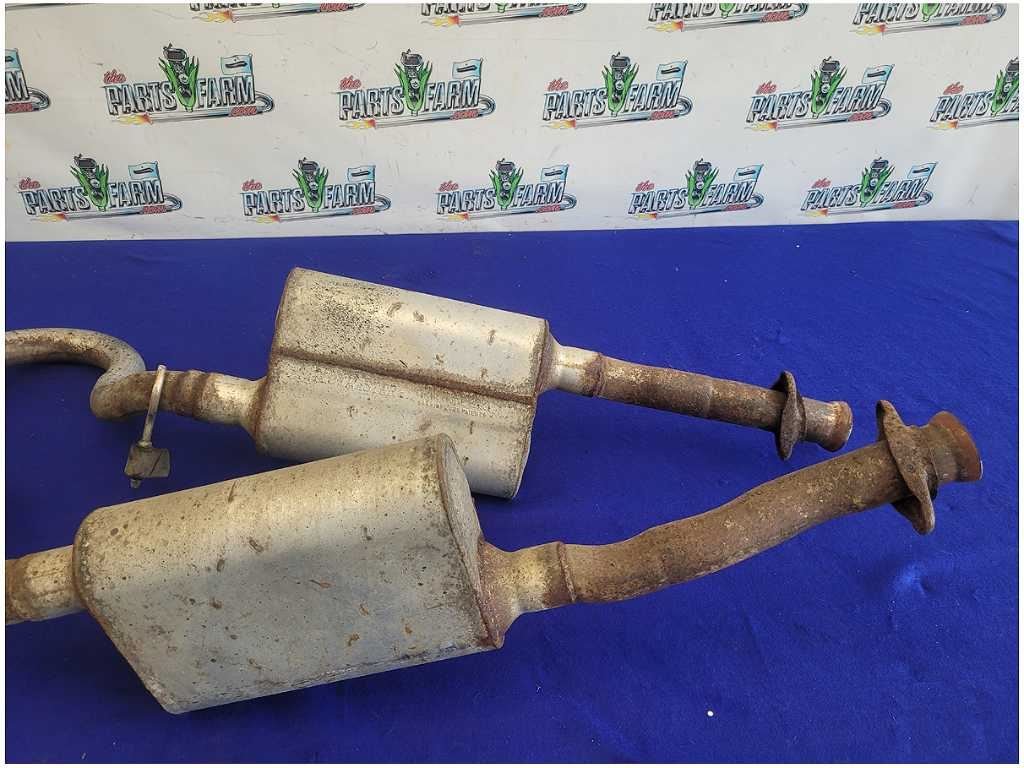 1999 - 2004 Ford Mustang GT 4.6L Rear Axle Back Exhaust Flowmaster Muffler 2675 - The Parts Farm