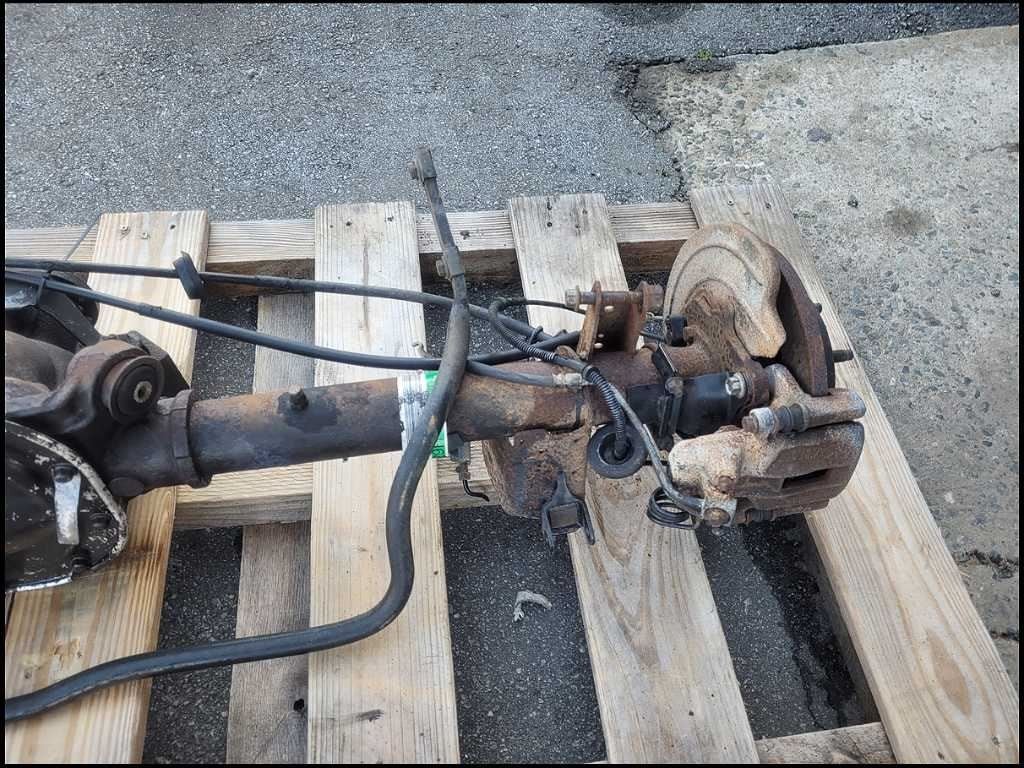 1999-2004 Ford Mustang GT Rear Axle 3.27 Gear Differential Brake Manual 2640 - The Parts Farm