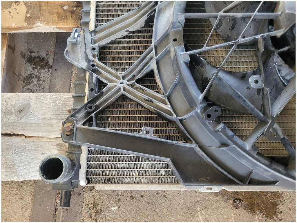 1999 - 2004 Ford Mustang GT4.6L Radiator Fan Engine Cooling Front Shroud 2675 - The Parts Farm