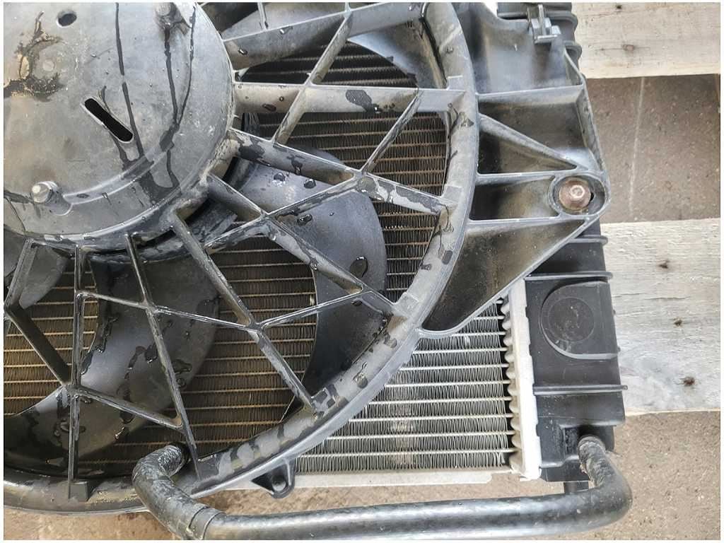 1999 - 2004 Ford Mustang GT4.6L Radiator Fan Engine Cooling Front Shroud 2675 - The Parts Farm