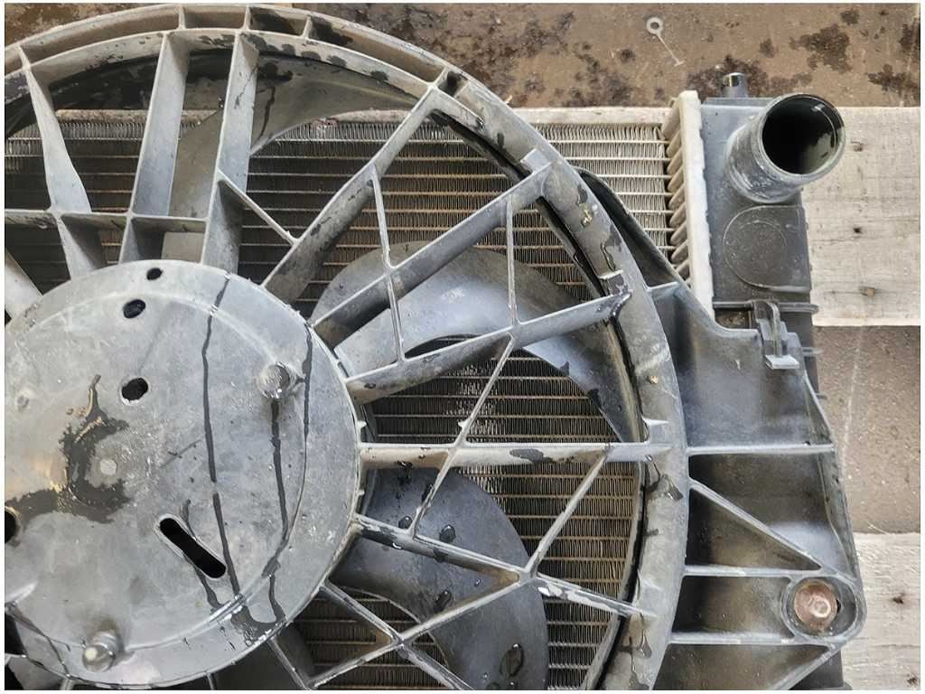 1999 - 2004 Ford Mustang GT4.6L Radiator Fan Engine Cooling Front Shroud 2675 - The Parts Farm