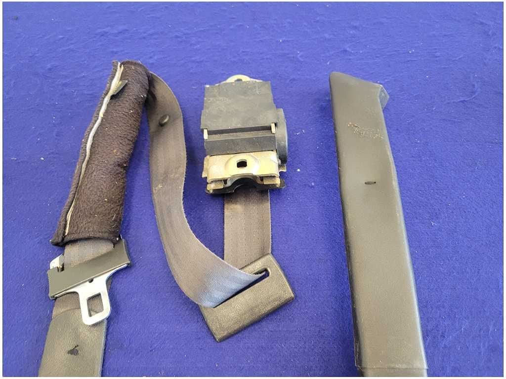 2000 - 2002 Pontiac Trans Am Firebird Coupe Passenger Front Seat Belt 2679 - The Parts Farm