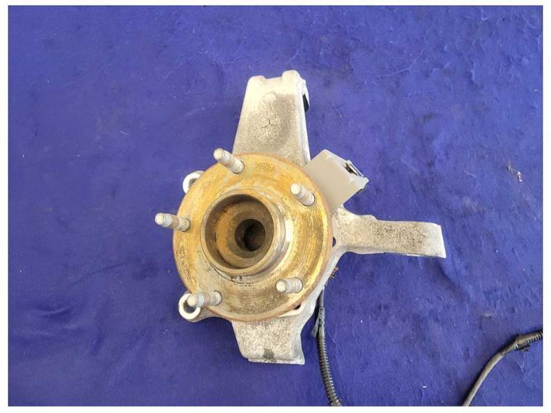 2001 - 2004 Chevrolet Corvette Z06 FRC C5 Passenger Front Spindle Knuckle 2082 - The Parts Farm