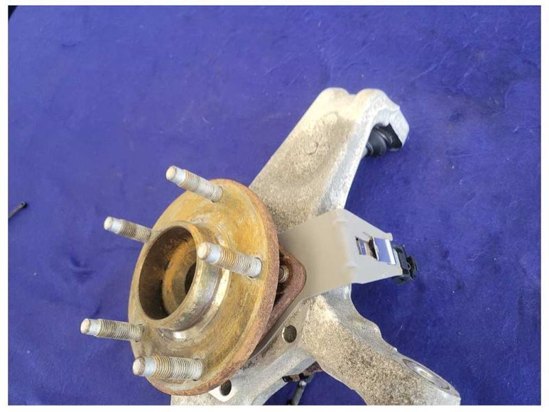 2001 - 2004 Chevrolet Corvette Z06 FRC C5 Passenger Front Spindle Knuckle 2082 - The Parts Farm