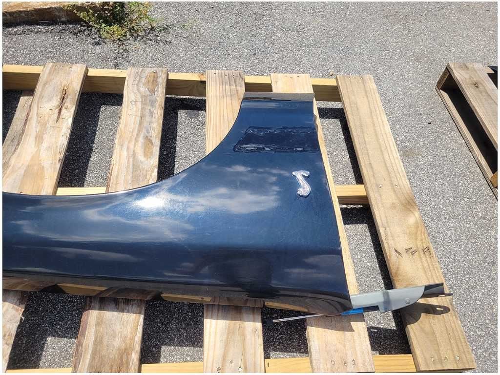 2003 - 2004 Mercury Marauder 32v 4.6L Passenger Front Fender Paint UA 2625 - The Parts Farm