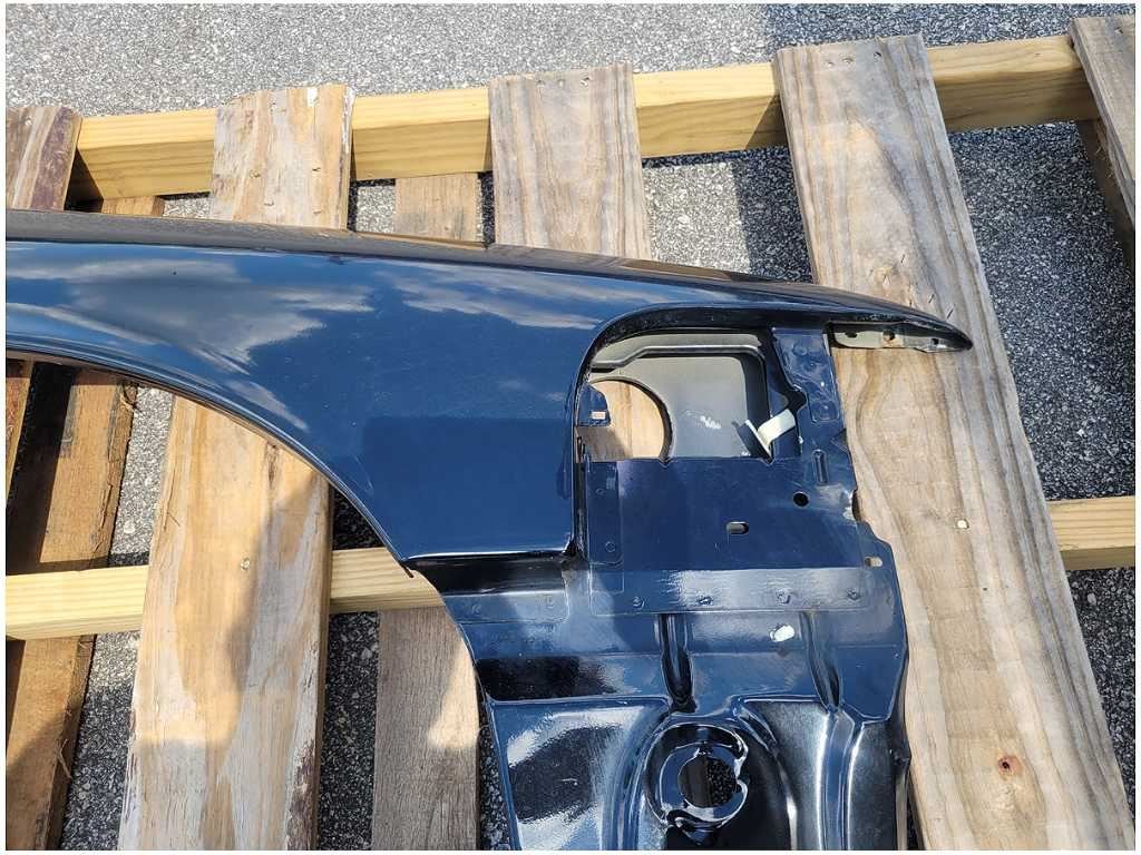 2003 - 2004 Mercury Marauder 32v 4.6L Passenger Front Fender Paint UA 2625 - The Parts Farm