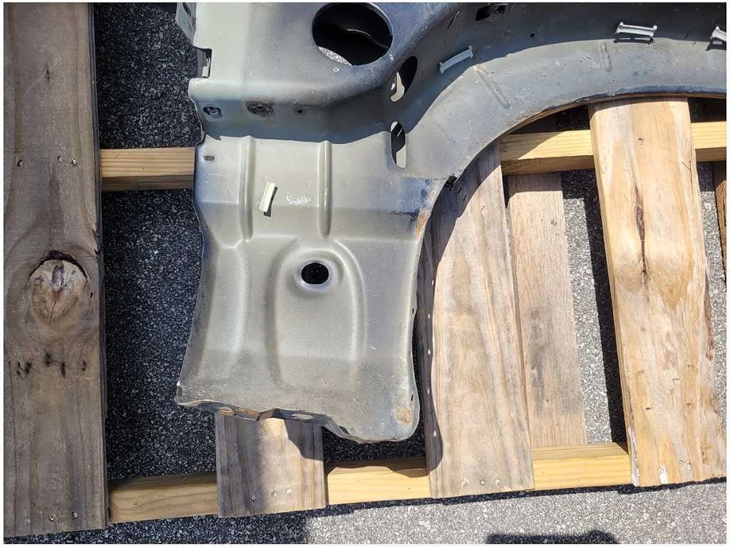 2003 - 2004 Mercury Marauder 32v 4.6L Passenger Front Fender Paint UA 2625 - The Parts Farm