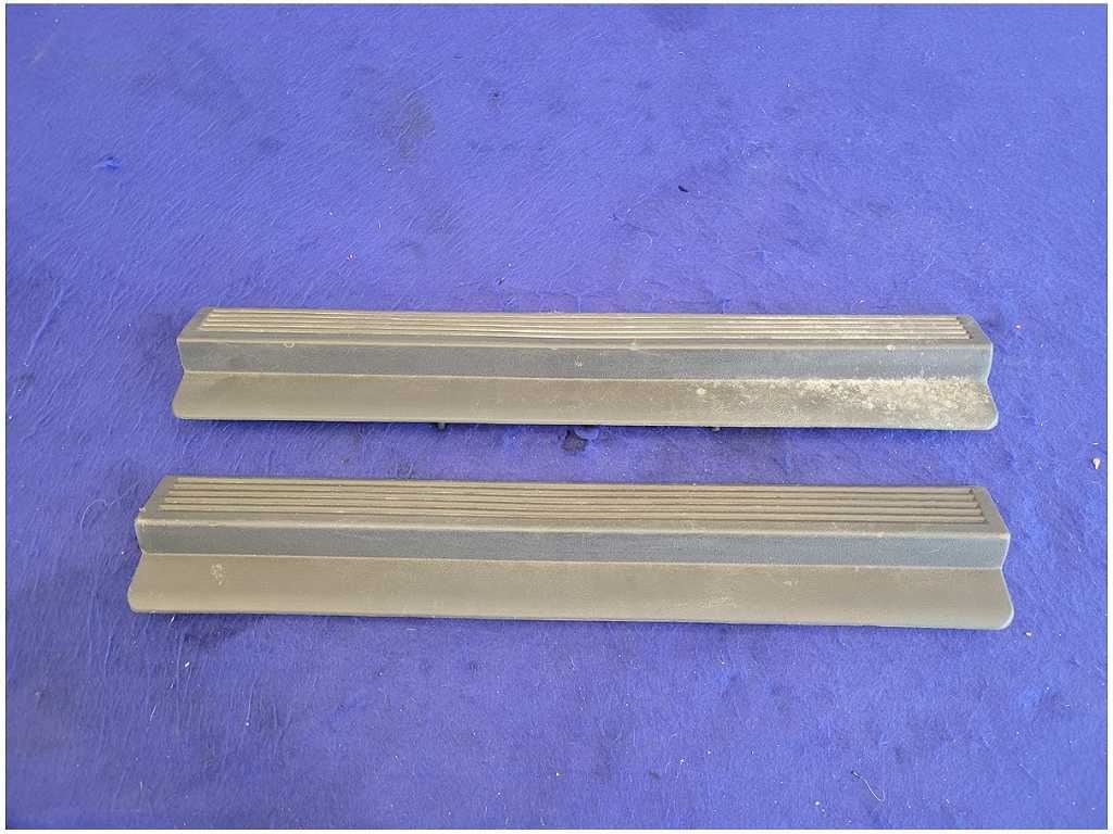2003 - 2004 Mercury Marauder 4.6L Sedan Pair Door Sill Plates Scuff *Read* 2625 - The Parts Farm