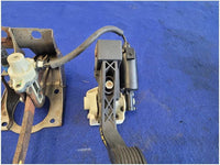 2003 - 2004 Mercury Marauder Sedan Brake Pedal Box Cage Gas Accelerator 2813 - The Parts Farm