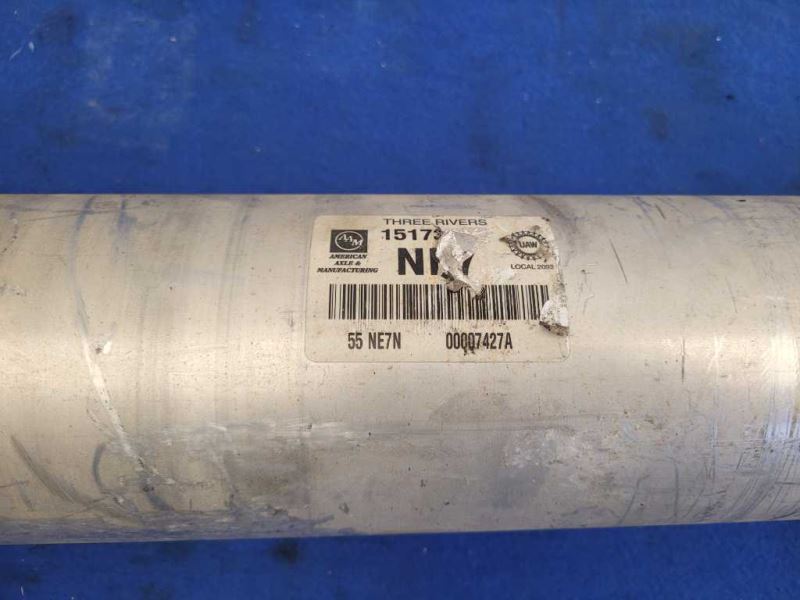 2003 - 2006 Chevrolet SSR Pickup Truck Driveshaft Automatic Transmission A/T 2426 - The Parts Farm