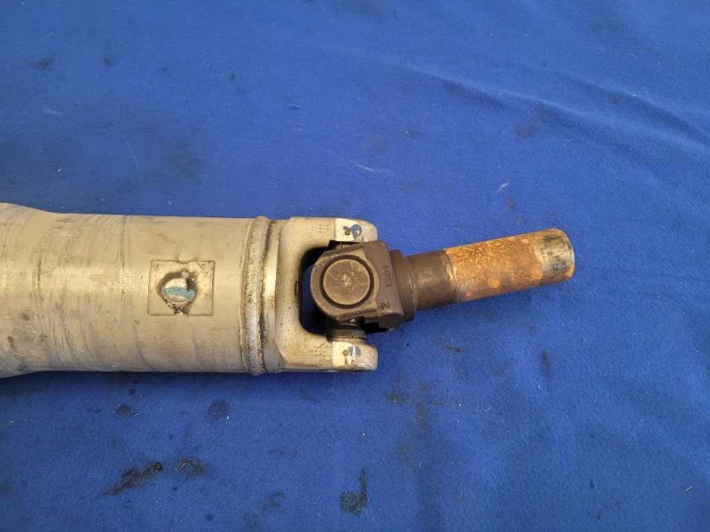 2003 - 2006 Chevrolet SSR Pickup Truck Driveshaft Automatic Transmission A/T 2426 - The Parts Farm