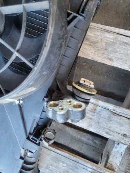 2004 - 2006 Porsche Cayenne Turbo 4.5L Radiator Cooling Fan Condenser Engine 2137 - The Parts Farm