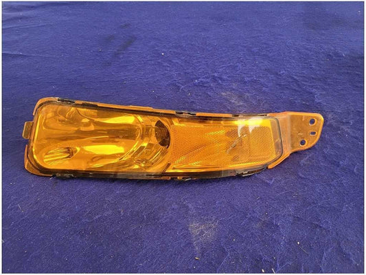 2005 - 2009 Ford Mustang GT 4.6L Passenger Front Turn Signal Parking Light 2723 - The Parts Farm