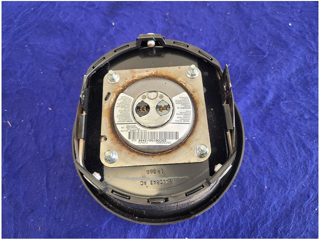 2005 - 2009 Ford Mustang GT Coupe Air Bag Driver Steering Wheel LH Dash 2723 - The Parts Farm