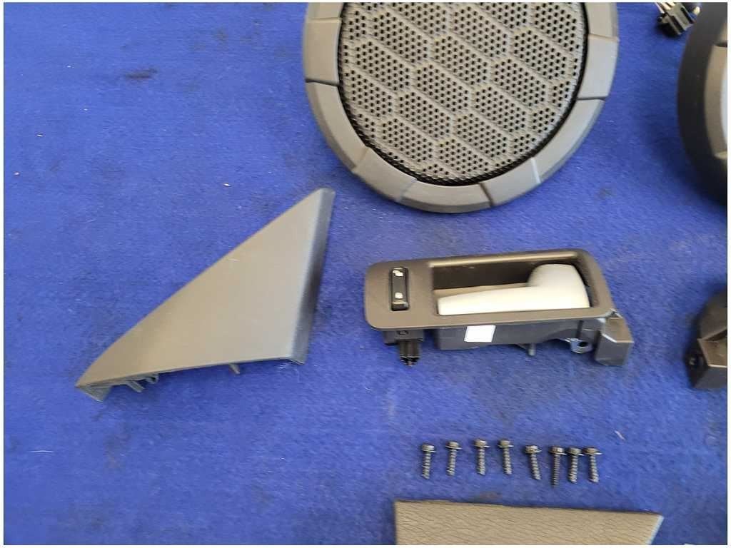 2005 - 2009 Ford Mustang GT Coupe Door Handle Pulls Switch Shaker Speaker 2857 - The Parts Farm