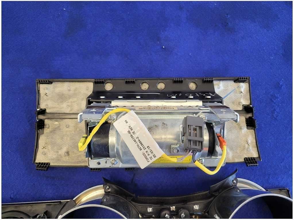2005-2009 Ford Mustang GT Dash Trim Kit READ Vent Molding 2823 - The Parts Farm
