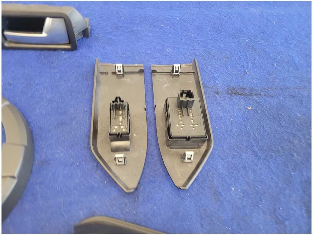 2005 - 2009 Ford Mustang GT GT500 Pair Door Panel Speaker Shaker Handle Pull 2808 - The Parts Farm