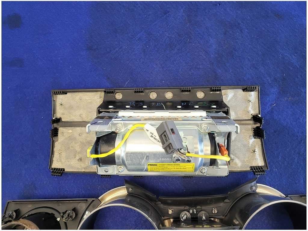 2005 - 2009 Ford Mustang GT S197 Front Dash Trim Kit Vent Panel Molding 2857 - The Parts Farm