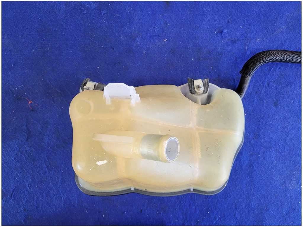 2005 - 2010 Ford Mustang GT S197 Coolant Reservoir Overflow Bottle 2759 - The Parts Farm