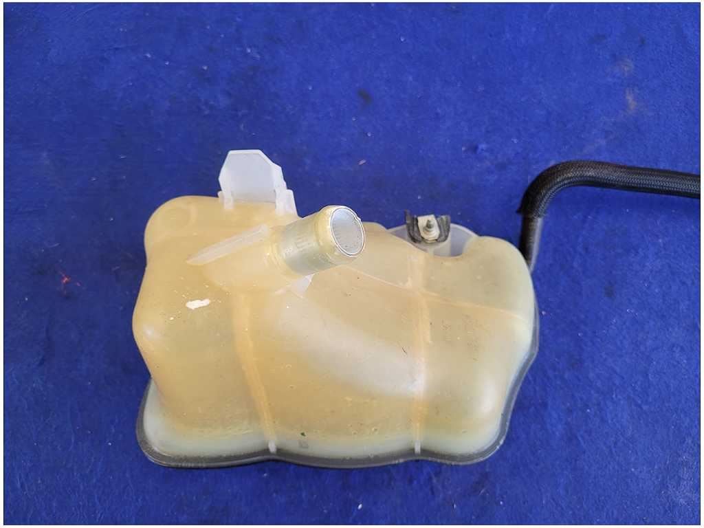 2005 - 2010 Ford Mustang GT S197 Coolant Reservoir Overflow Bottle 2759 - The Parts Farm