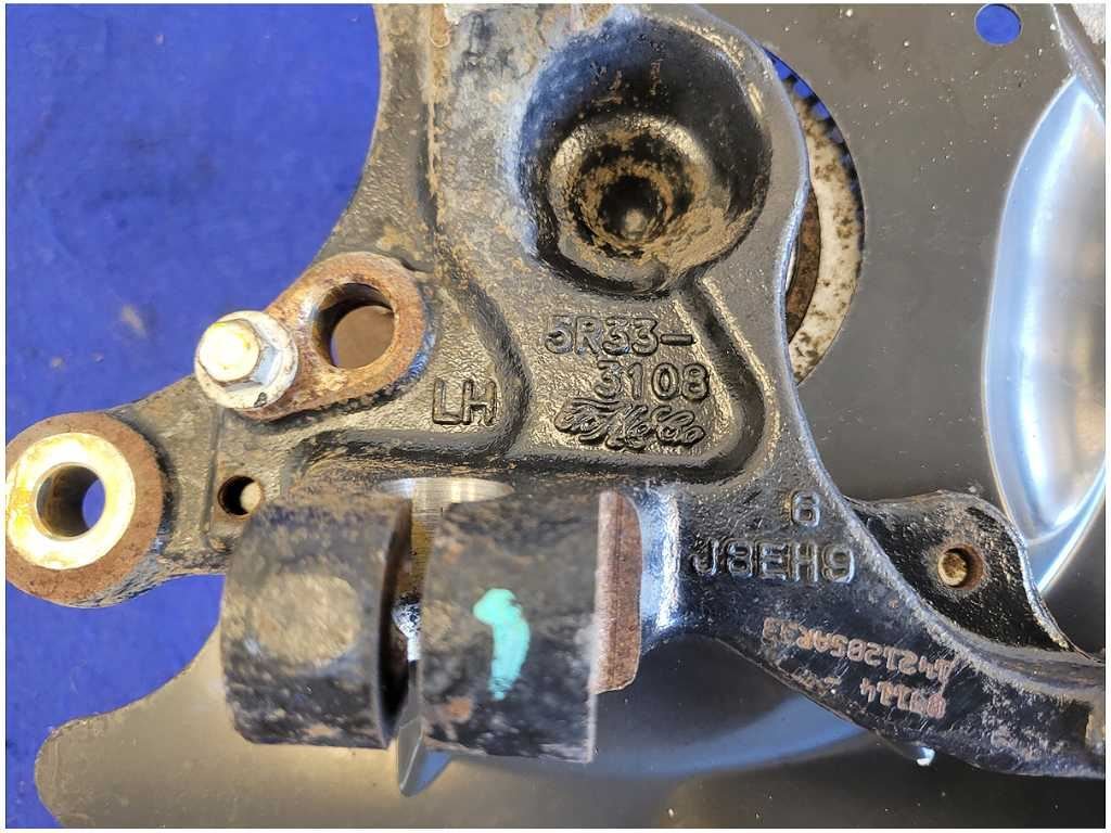 2005 - 2010 Ford Mustang GT S197 Driver Left Front Spindle Knuckle Hub 2759 - The Parts Farm