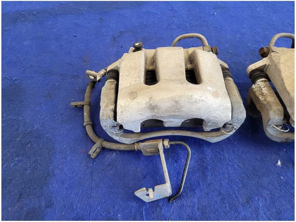 2005 - 2010 Ford Mustang GT S197 Pair Front Brake Calipers Pads Lines 2759 - The Parts Farm
