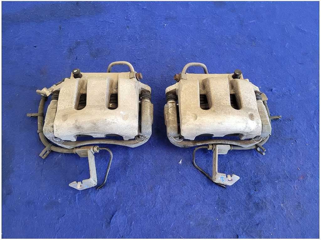 2005 - 2010 Ford Mustang GT S197 Pair Front Brake Calipers Pads Lines 2759 - The Parts Farm