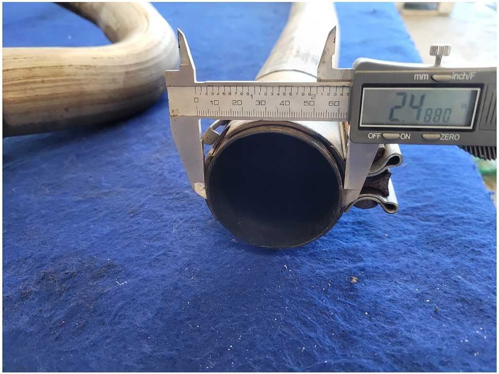 2005 - 2010 Ford Mustang GT S197 Pair Over Axle Pipes Exhaust Pipe 2759 - The Parts Farm