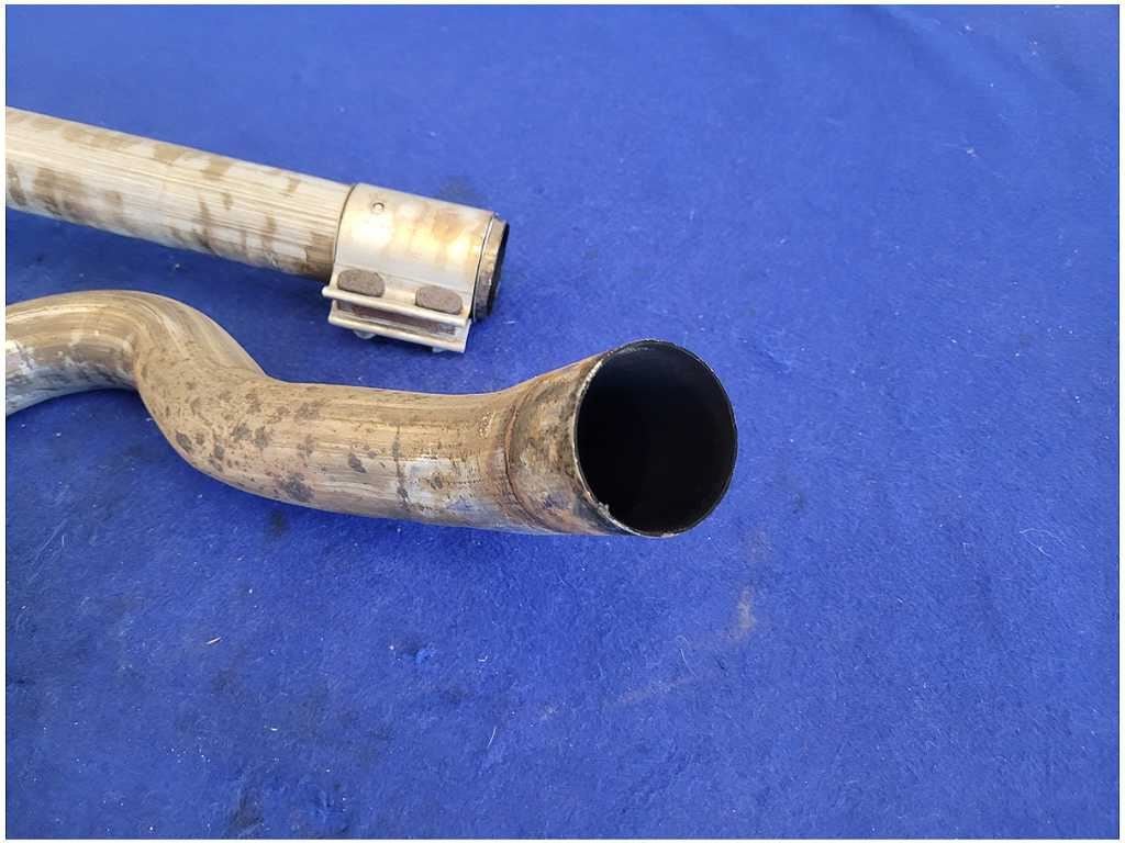 2005 - 2010 Ford Mustang GT S197 Pair Over Axle Pipes Exhaust Pipe 2759 - The Parts Farm