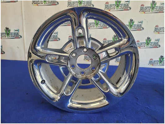 2005 Chevrolet SSR Pickup Truck Wheel 19x8 Chrome Rim *Scuffs* 2682 - The Parts Farm