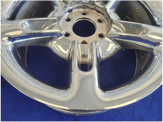 2005 Chevrolet SSR Pickup Truck Wheel 19x8 Chrome Rim *Scuffs* 2682